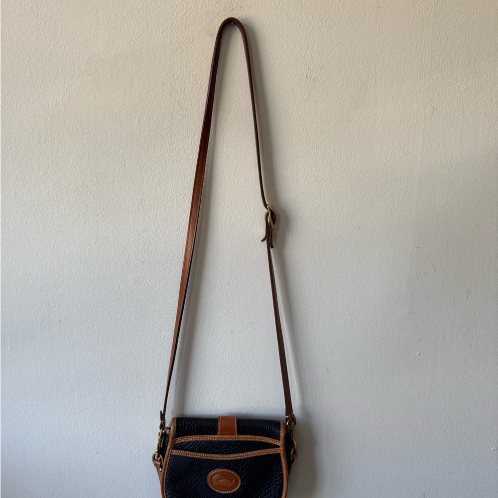 CONSIGNED—Vintage ‘90’s Dooney & Bourke Crossbody - Picture 6 of 10